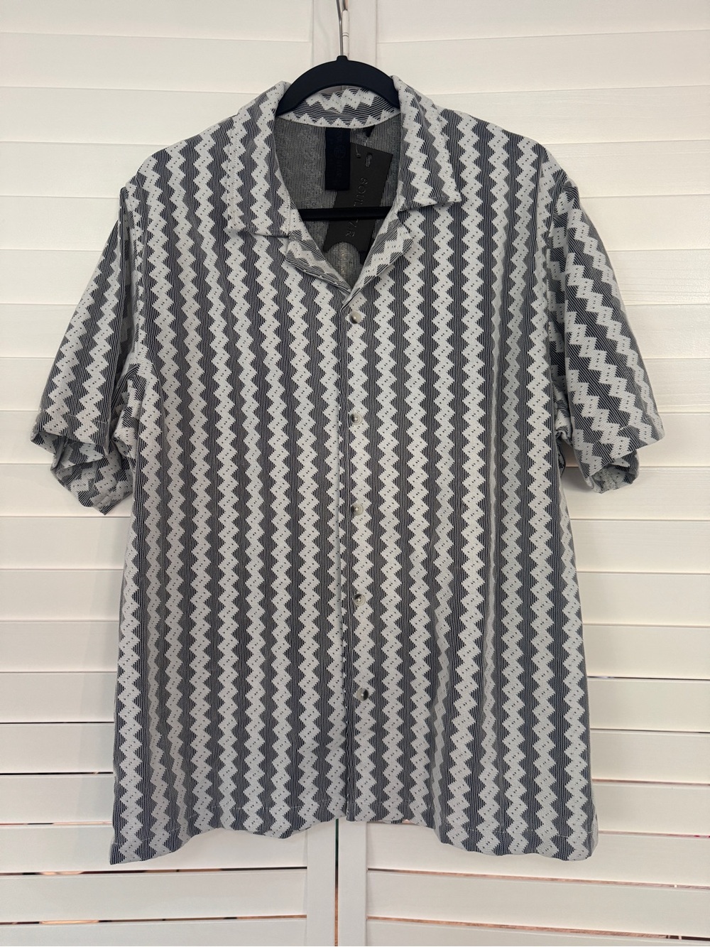 Men's Soulstar NWT Short-Sleeve Zigzag Button-Up Shirt - Black/White Med